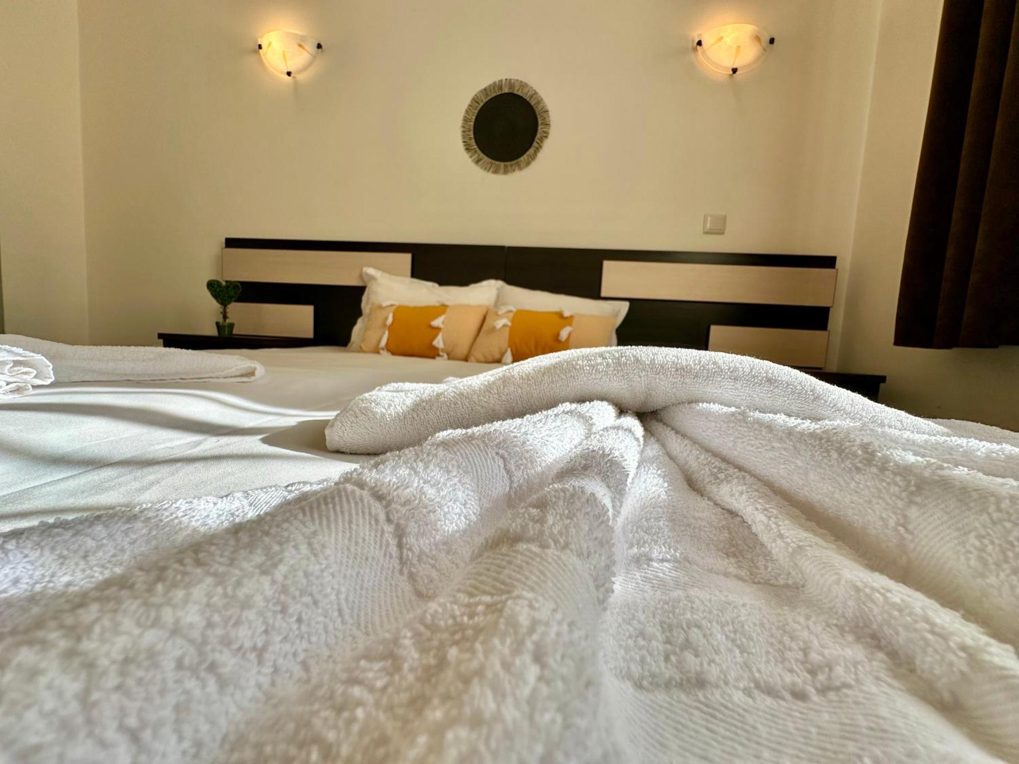 סאני ביץ' Menada Imperial Heights Villas מראה חיצוני תמונה